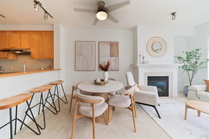Photo 5 at 404 - 4883 Maclure Mews, Quilchena, Vancouver West