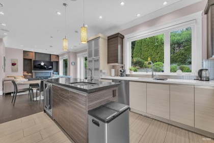 Photo 16 at 2567 Lawson Avenue, Dundarave, West Vancouver
