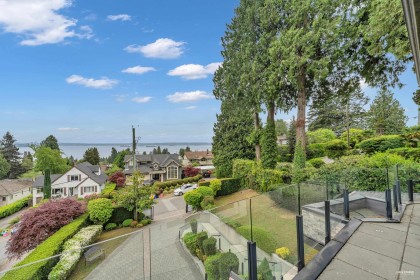 Photo 22 at 2567 Lawson Avenue, Dundarave, West Vancouver