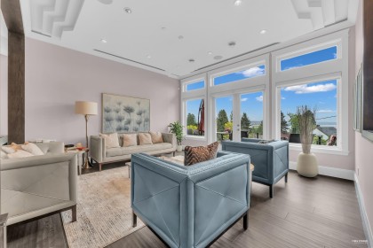 Photo 7 at 2567 Lawson Avenue, Dundarave, West Vancouver