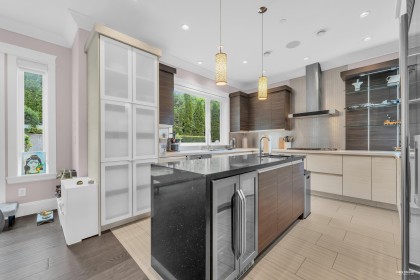 Photo 14 at 2567 Lawson Avenue, Dundarave, West Vancouver