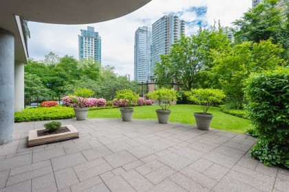 Photo 17 at 2302 - 555 Jervis Street, Coal Harbour, Vancouver West