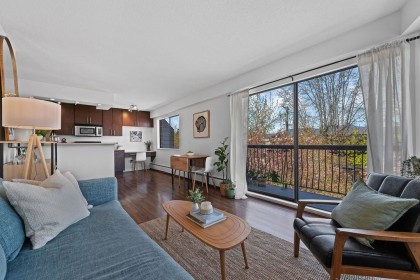 Photo 8 at 305 - 2330 Maple Street, Kitsilano, Vancouver West