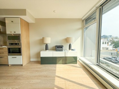 Photo 2 at 305 - 1783 Manitoba Street, False Creek, Vancouver West