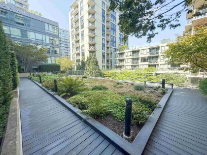 Photo 1 at 305 - 1783 Manitoba Street, False Creek, Vancouver West