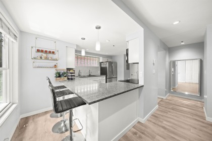 Photo 9 at 601 W 16th Avenue, Fairview VW, Vancouver West