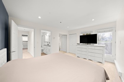 Photo 15 at 601 W 16th Avenue, Fairview VW, Vancouver West