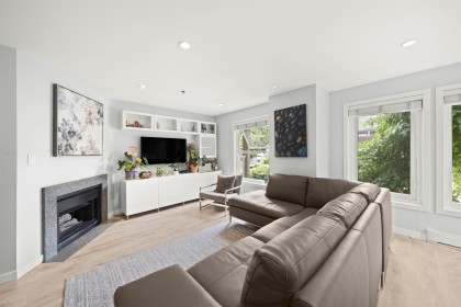Photo 4 at 601 W 16th Avenue, Fairview VW, Vancouver West