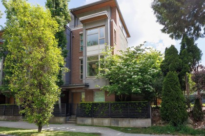 Photo 1 at 5552 Oak Street, Cambie, Vancouver West