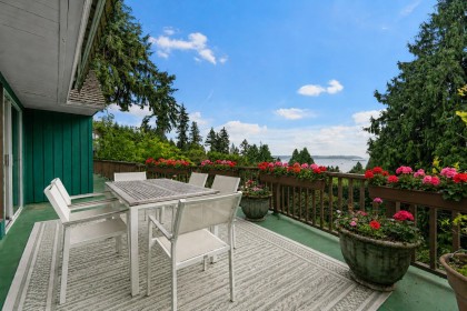 Photo 1 at 2660 Queens Avenue, Queens, West Vancouver