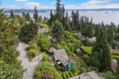 Photo 29 at 2660 Queens Avenue, Queens, West Vancouver