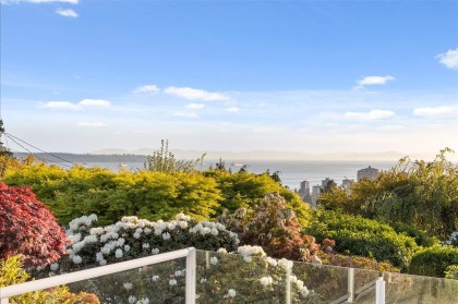 Photo 13 at 982 Braeside Street, Sentinel Hill, West Vancouver