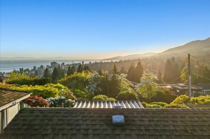 Photo 38 at 982 Braeside Street, Sentinel Hill, West Vancouver
