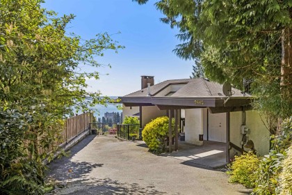 Photo 3 at 2440 Queens Avenue, Queens, West Vancouver