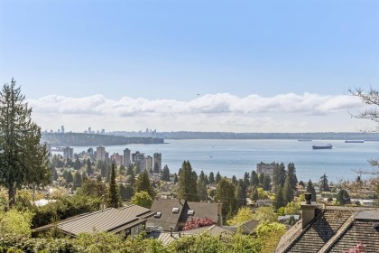 Photo 38 at 2440 Queens Avenue, Queens, West Vancouver