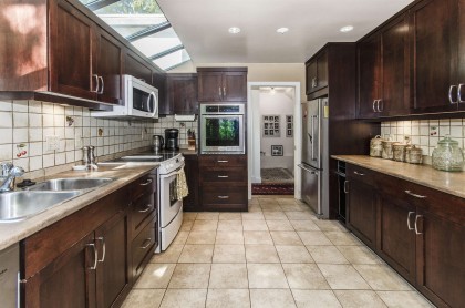 Photo 10 at 2440 Queens Avenue, Queens, West Vancouver
