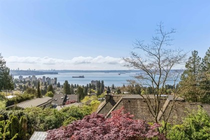 Photo 37 at 2440 Queens Avenue, Queens, West Vancouver