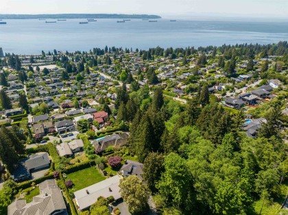 Photo 35 at 2440 Queens Avenue, Queens, West Vancouver
