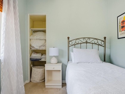 Photo 32 at 1380 Coleman Street, Lynn Valley, North Vancouver