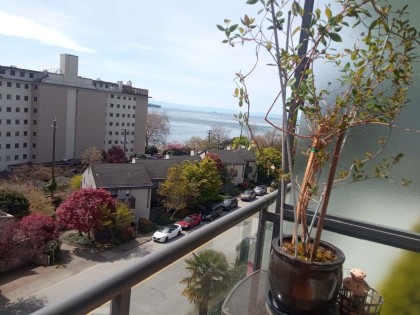 Photo 2 at 404 - 1845 Bellevue Avenue, Ambleside, West Vancouver