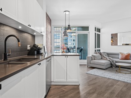Photo 6 at 305 - 105 W 2nd Street, Lower Lonsdale, North Vancouver