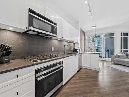 Photo 4 at 305 - 105 W 2nd Street, Lower Lonsdale, North Vancouver