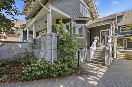 Photo 2 at 5338 Larch Street, Kerrisdale, Vancouver West