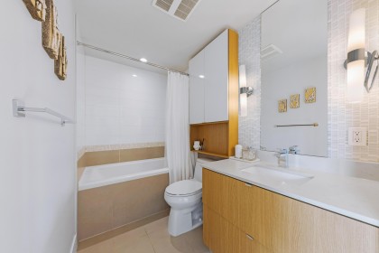Photo 12 at 616 - 159 W 2nd Avenue, False Creek, Vancouver West
