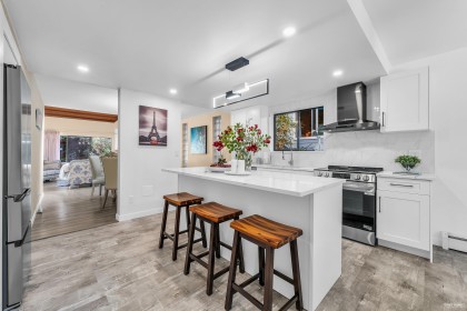 Photo 8 at 1040 Jefferson Avenue, Sentinel Hill, West Vancouver
