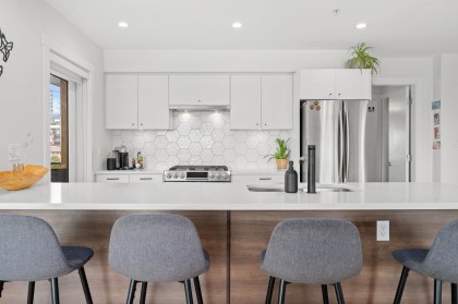 Photo 1 at 307 - 1519 Crown Street, Lynnmour, North Vancouver