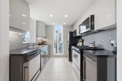 Photo 16 at 2002 - 1408 Strathmore Mews, Yaletown, Vancouver West