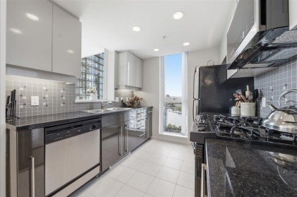 Photo 15 at 2002 - 1408 Strathmore Mews, Yaletown, Vancouver West