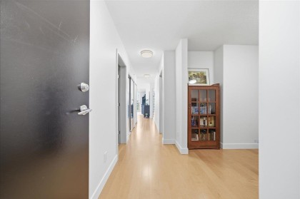 Photo 4 at 2002 - 1408 Strathmore Mews, Yaletown, Vancouver West