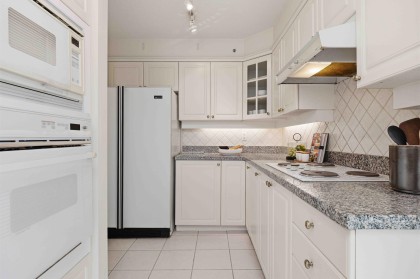 Photo 13 at 18D - 338 Taylor Way, Park Royal, West Vancouver