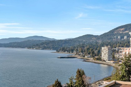 Photo 22 at 402 - 2135 Argyle Avenue, Dundarave, West Vancouver