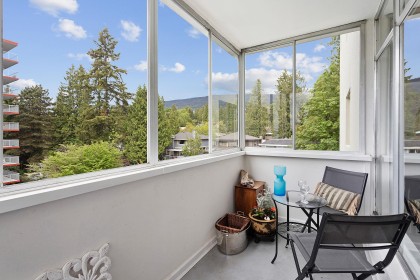 Photo 12 at 404 - 1425 Esquimalt Avenue, Ambleside, West Vancouver