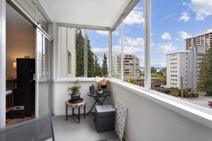 Photo 9 at 404 - 1425 Esquimalt Avenue, Ambleside, West Vancouver