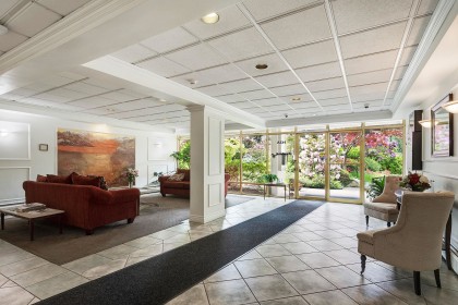 Photo 4 at 404 - 1425 Esquimalt Avenue, Ambleside, West Vancouver