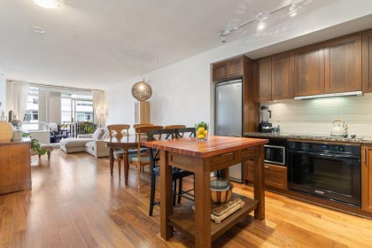 Photo 2 at 608 - 2228 W Broadway, Kitsilano, Vancouver West