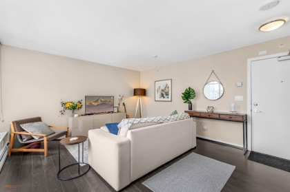 Photo 3 at 514 - 1708 Columbia Street, False Creek, Vancouver West