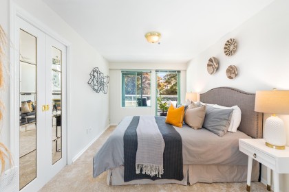 Photo 17 at 205 - 565 17th Street, Ambleside, West Vancouver