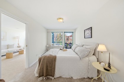 Photo 19 at 205 - 565 17th Street, Ambleside, West Vancouver