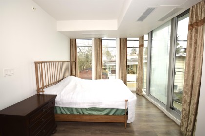 Photo 15 at 759 W 41st Avenue, Cambie, Vancouver West