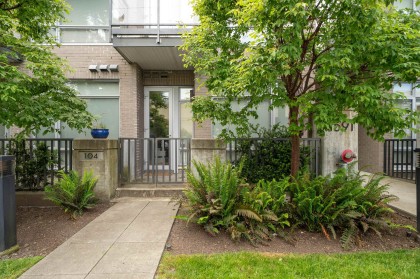 Photo 5 at 104 - 1591 Bowser Avenue, Norgate, North Vancouver