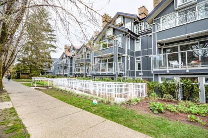 Photo 2 at 203 - 865 W 15th Avenue, Fairview VW, Vancouver West