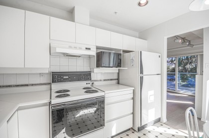 Photo 32 at 203 - 865 W 15th Avenue, Fairview VW, Vancouver West