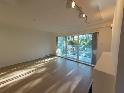 Photo 9 at 203 - 865 W 15th Avenue, Fairview VW, Vancouver West