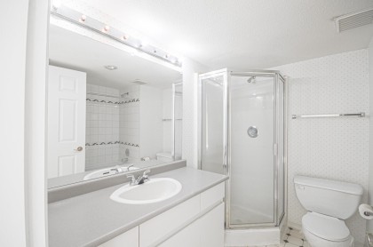 Photo 19 at 203 - 865 W 15th Avenue, Fairview VW, Vancouver West
