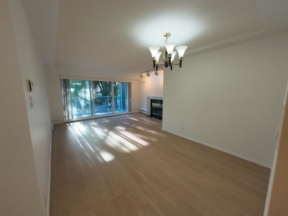 Photo 4 at 203 - 865 W 15th Avenue, Fairview VW, Vancouver West