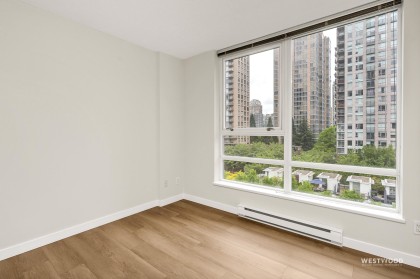 Photo 13 at 808 - 939 Expo Boulevard, Yaletown, Vancouver West